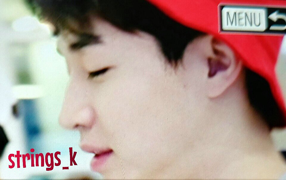 StringsK_henry's tweet photo. [preview]170612 창사에서 촬영 마치고 이른 새벽 입국한 #헨리 #henry 팬들이 화이트잭슨 멋졌다고 하니 1차에서 떨어진게 미안했는지 '저 아니에요'ㅋ😄완전 넘 잘했어요~👏👏👏누난 내여자니까도 잠깐 흥얼거려줬네요 최고최고👍푹 쉬어요❤️ https://t.co/EXfeFNREJH