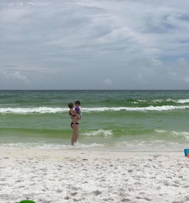 __lizzieee__'s tweet photo. Day 1 here in Destin with my love🌞💓 https://t.co/TrLsjuBskG