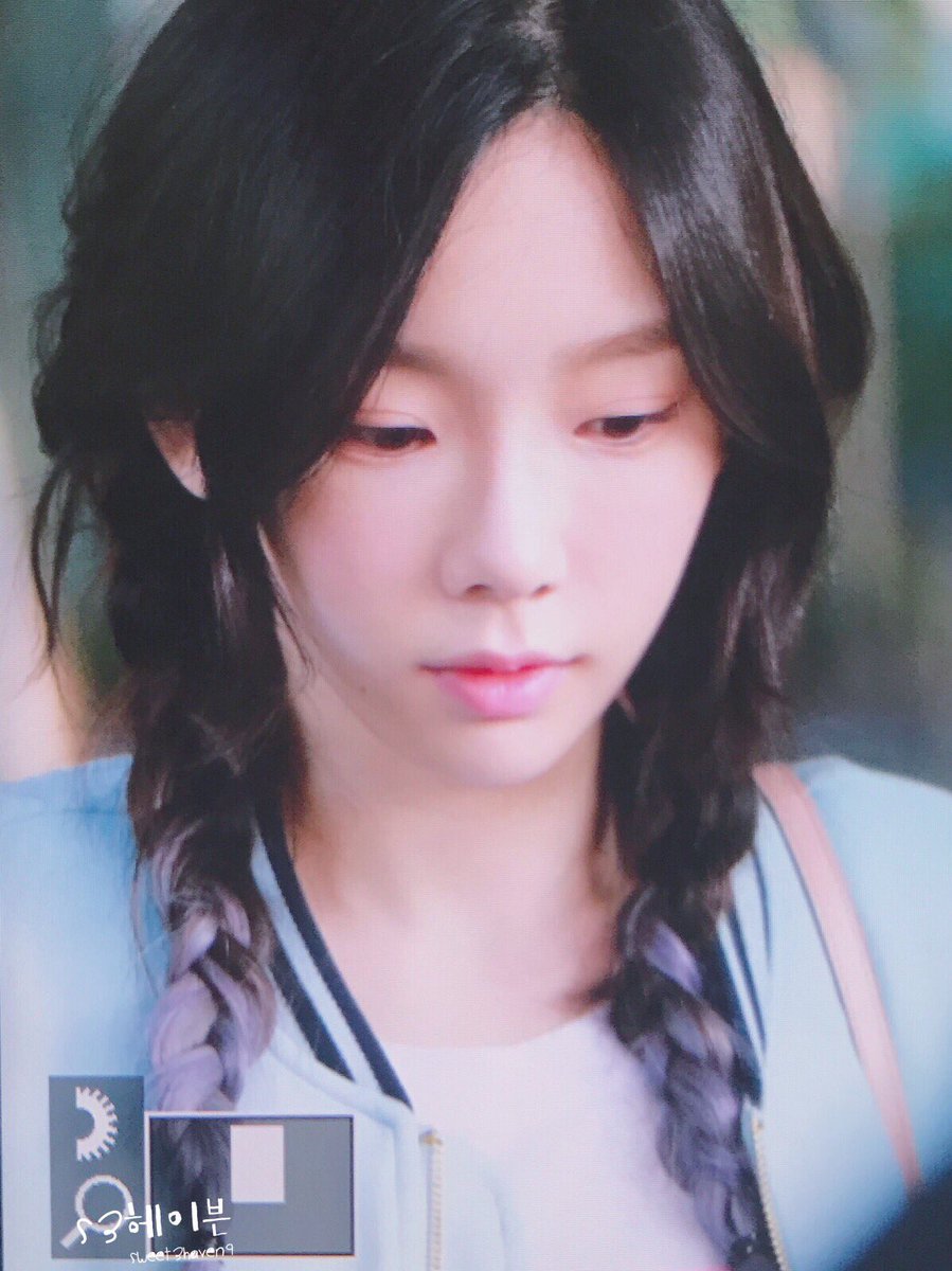 [PIC][12-06-2017]TaeYeon trở về Hàn Quốc vào sáng nay DCExVa5U0AI21yD