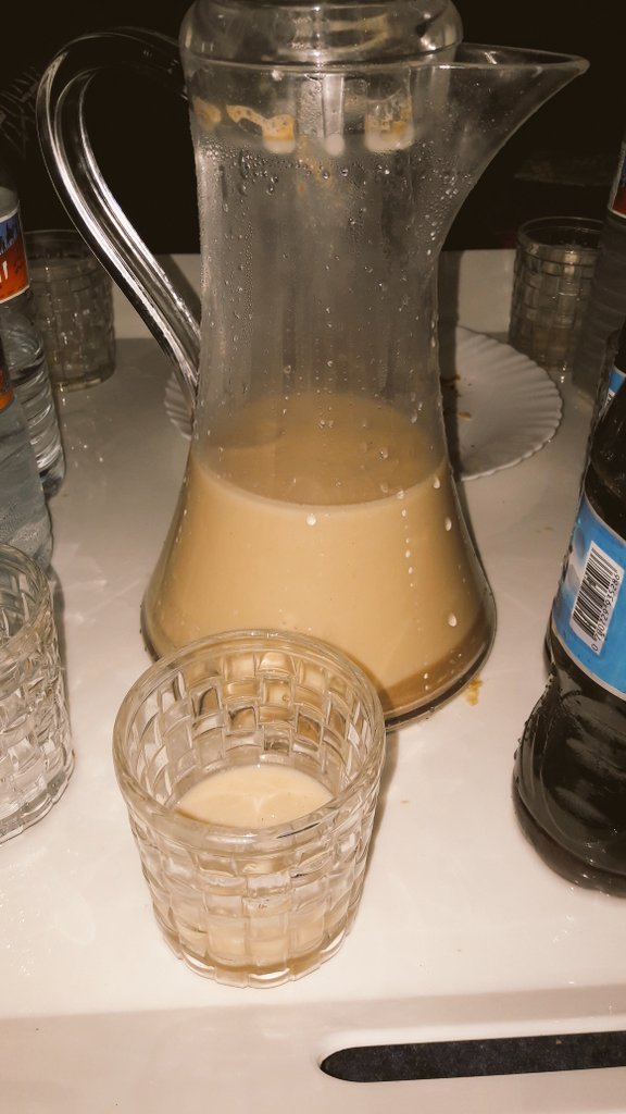 Kinefatimdiop's tweet image. Donc pendant que nous souffrions pour gouter les saveurs du konkonrong ...certains ont moulu et transforme en jus!