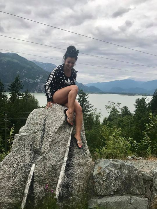 SweetLightning's tweet photo. Tryna strike the ultimate pose and this happens lol #squampton #Squamish #Crystleinvancouver #Crystlelightning via… https://t.co/4gpUNcxe5z https://t.co/XnjVk10n3O