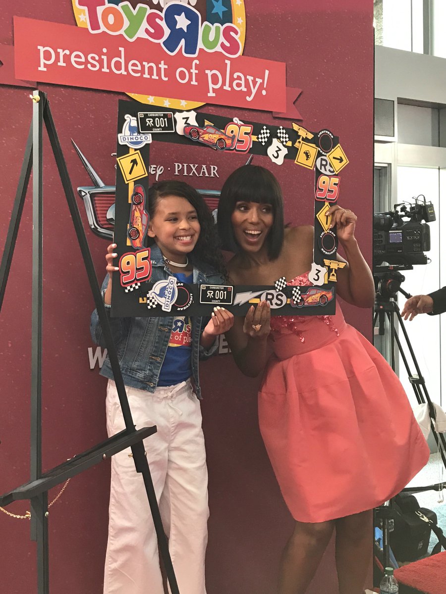 glamtam80's tweet photo. Thanks @kerrywashington, Ariana said you ROCK!! https://t.co/w8jsybe7yc