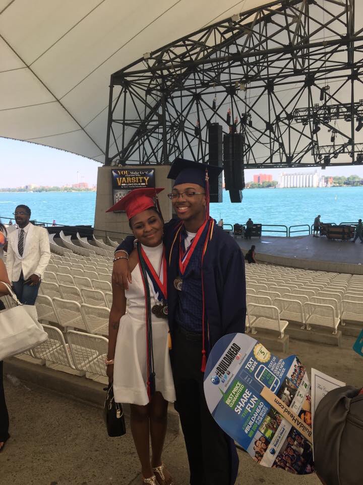 johnnywave_'s tweet photo. BLACK BOY JOY. #classof2017 https://t.co/hcLcYILpOp