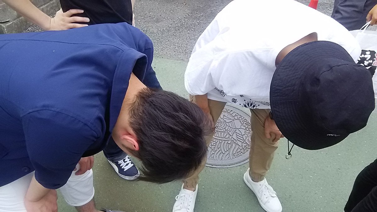 bpm_maximam's tweet photo. イベント終わって仮眠とって朝メシ(昼)食おうってバカ一並んでる時のキュアとダイア #forte02 https://t.co/YSzKshKIA1