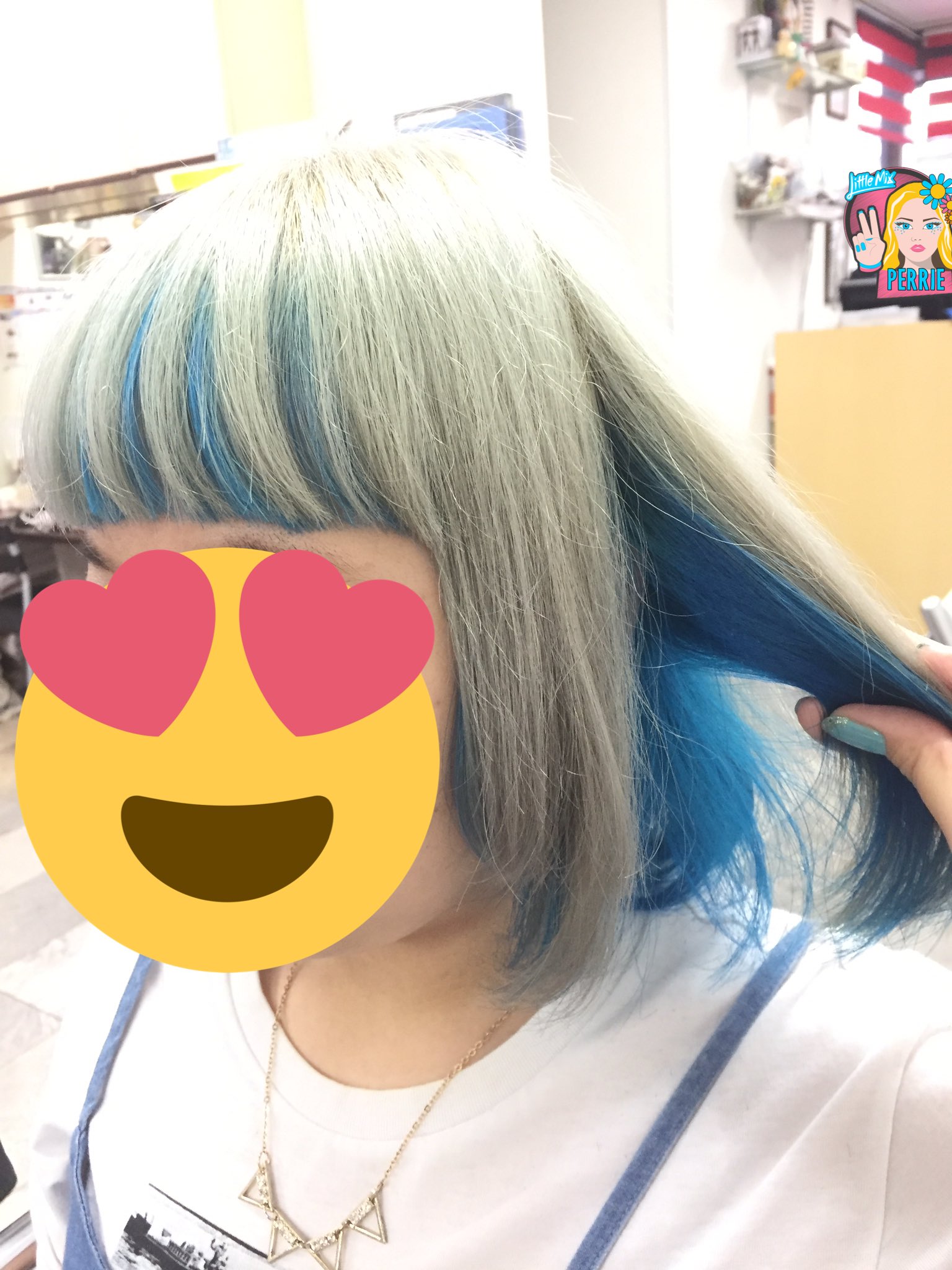 ストロベリーロックス 赤羽カラー専門店 在 Twitter 上 本日のヘアカラー 最近何時頃にあげれば見て貰えるんだろ て思うんだけど何時頃がいいんだろ パールホワイトにインナー水色が入ったツートンカラー ブリーチ２回のカラー でトリプルカラー カラーの相談は