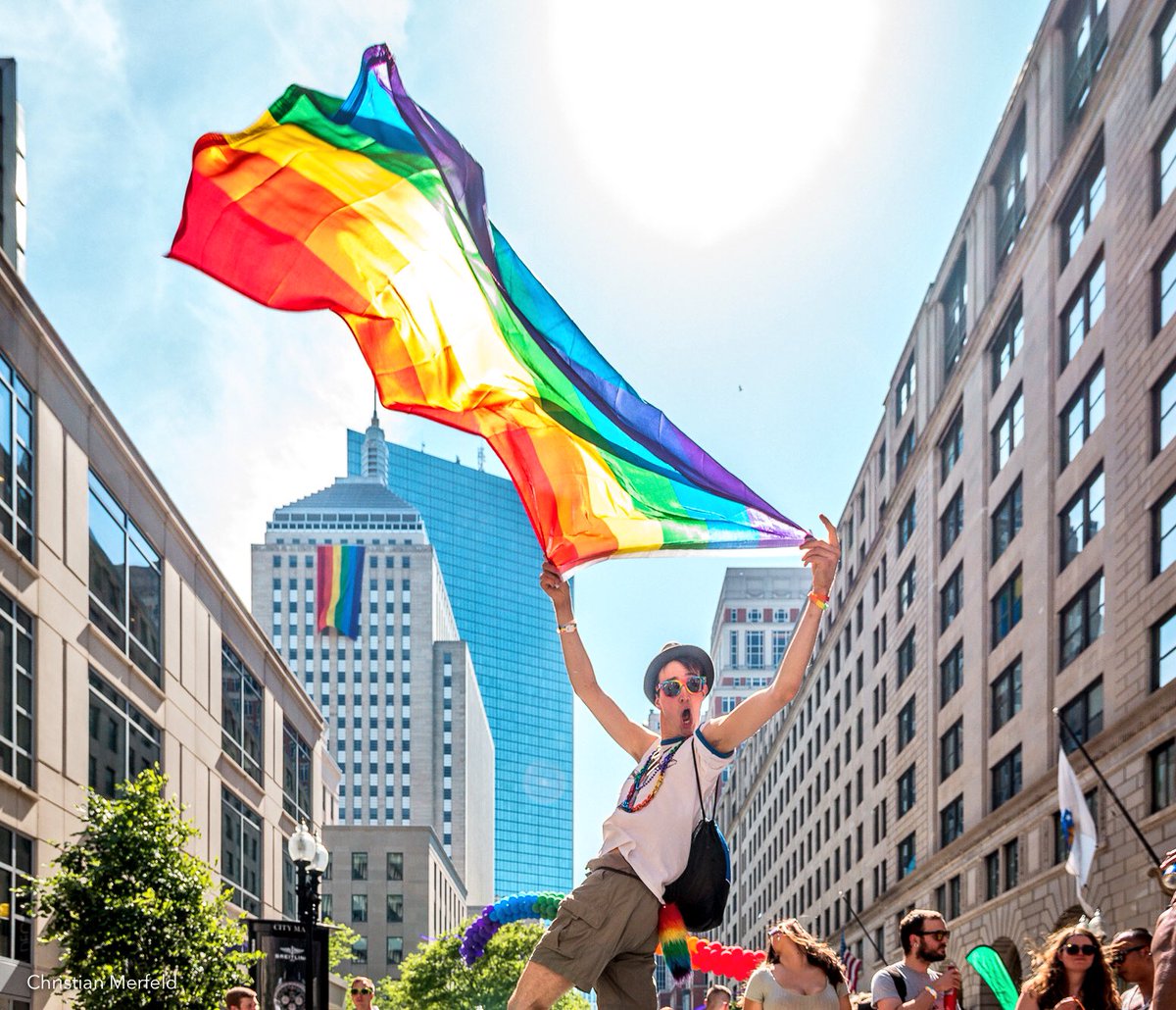 csann's tweet photo. Happy Pride Boston! 🏳️🌈 #boston #BostonPride2017 #gaypride2017 https://t.co/GinBGlqiaD