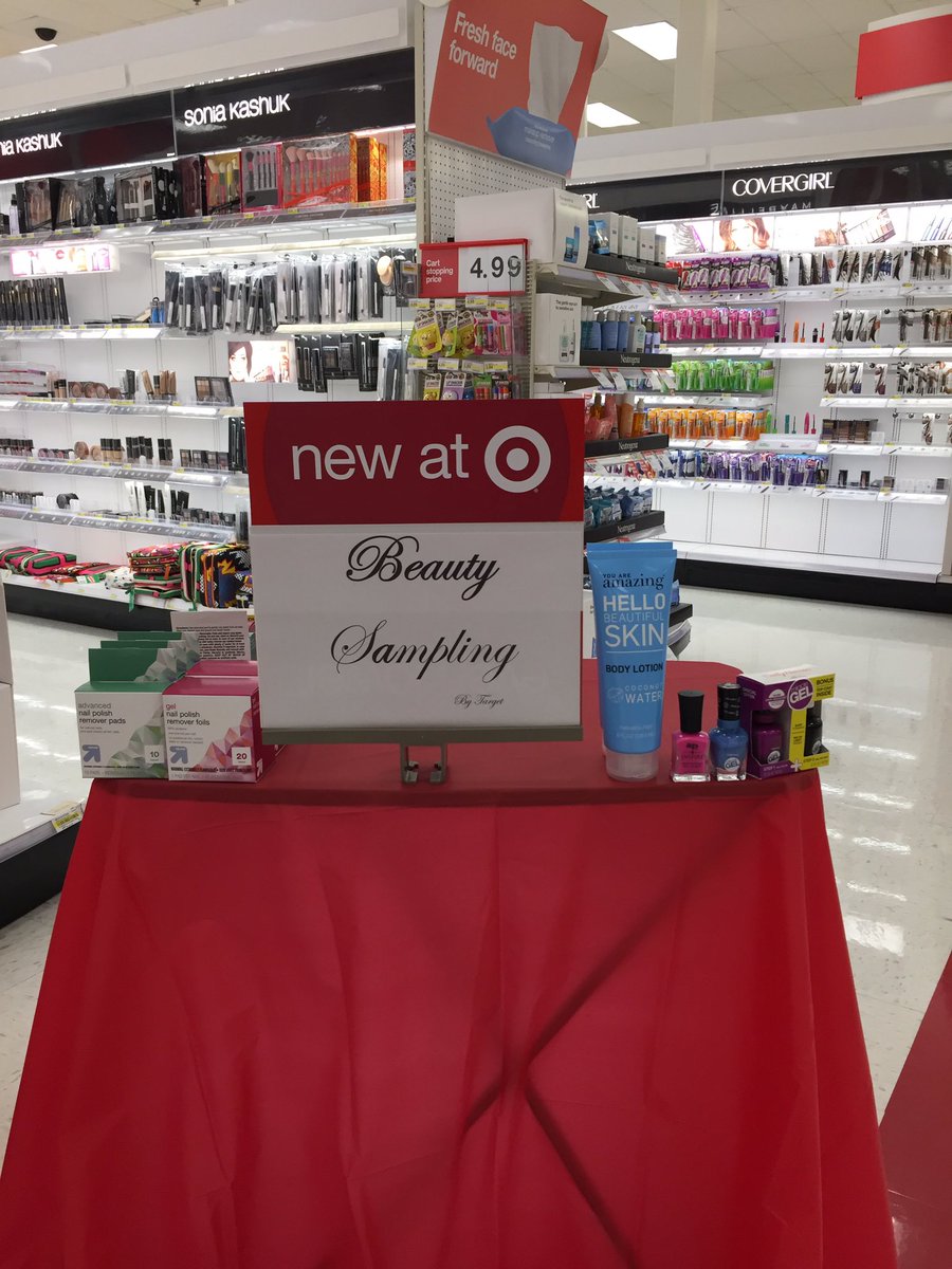 molly_esche's tweet photo. Our Beauty TM Shana has added #successfulsales to the basket this weekend with #beautysampling @VKonkolewski @JoshuaRabenau @LdDetwiler https://t.co/qvztBz2u68