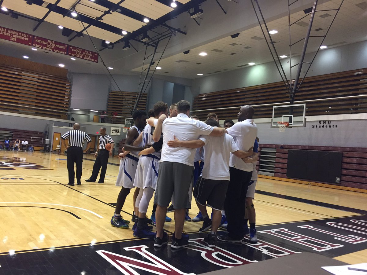 PaulBiancardi's tweet photo. High level coaches and some serious coaching going on @JayBilasCamp @JayBilas @JohnSearby https://t.co/WynpLD7PCX