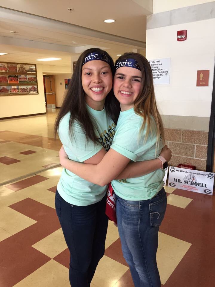 kkidd_16's tweet photo. Happy birthday @sidney6821 hope your day is a freaking fantastic as you๐I hope college treats you well,Gonna miss ya next year #precalcsucks https://t.co/vHqxKiMJFm