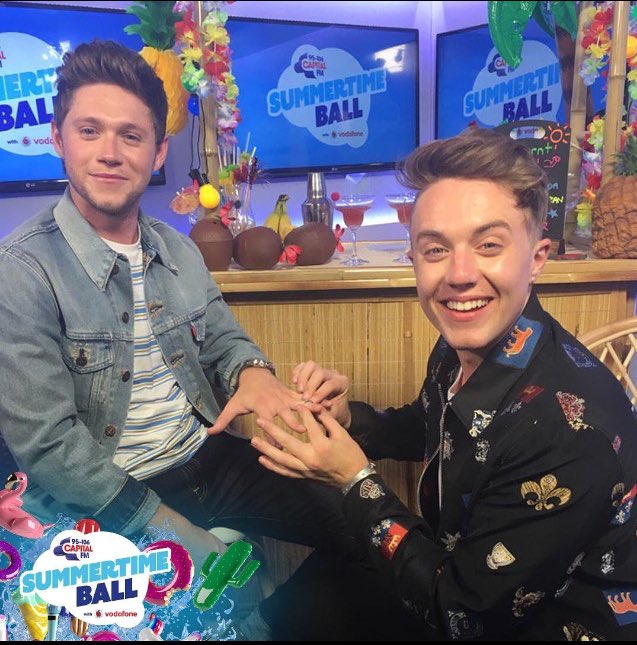 1DOfficial_12's tweet photo. Foto la cual subió CapitalOfficial de Niall junto @romankemp en IG -HC #1DOU #Niall4MMVA https://t.co/vUTFEkOTDG