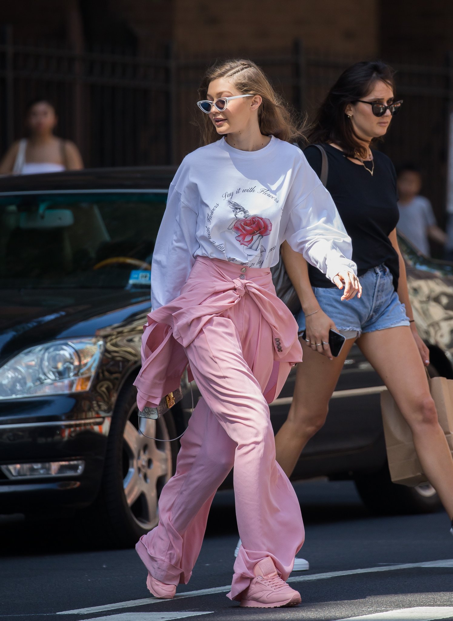Twitter-এ Gigi Hadid Source👸: "June 11: Gigi hadid and Mimi cuttrell out and about in Greenwich Village, NYC https://t.co/iLGzQmIn3K" / টুইটার