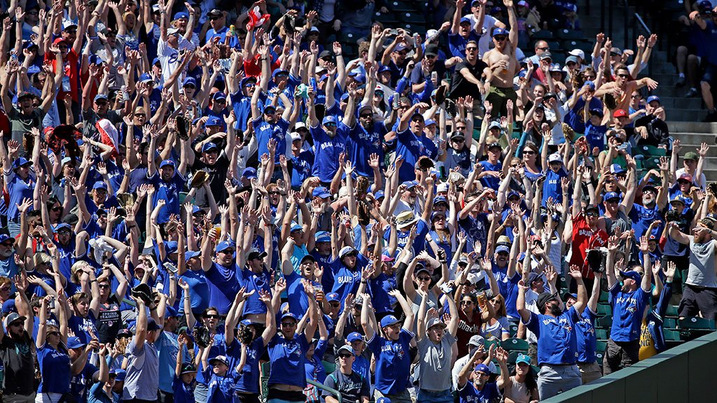 BlueJays's tweet photo. Thank you to all the fans who joined us this weekend and made Safeco Field feel like home! #LetsRise 🇨🇦 https://t.co/UTUSJdc0Kz