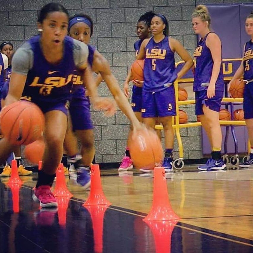 salemgirlsbball's tweet photo. Ayana Mitchell putting in work! #NoleNation #SalemLadySeminoles #5LSU https://t.co/rXNx9slmLg