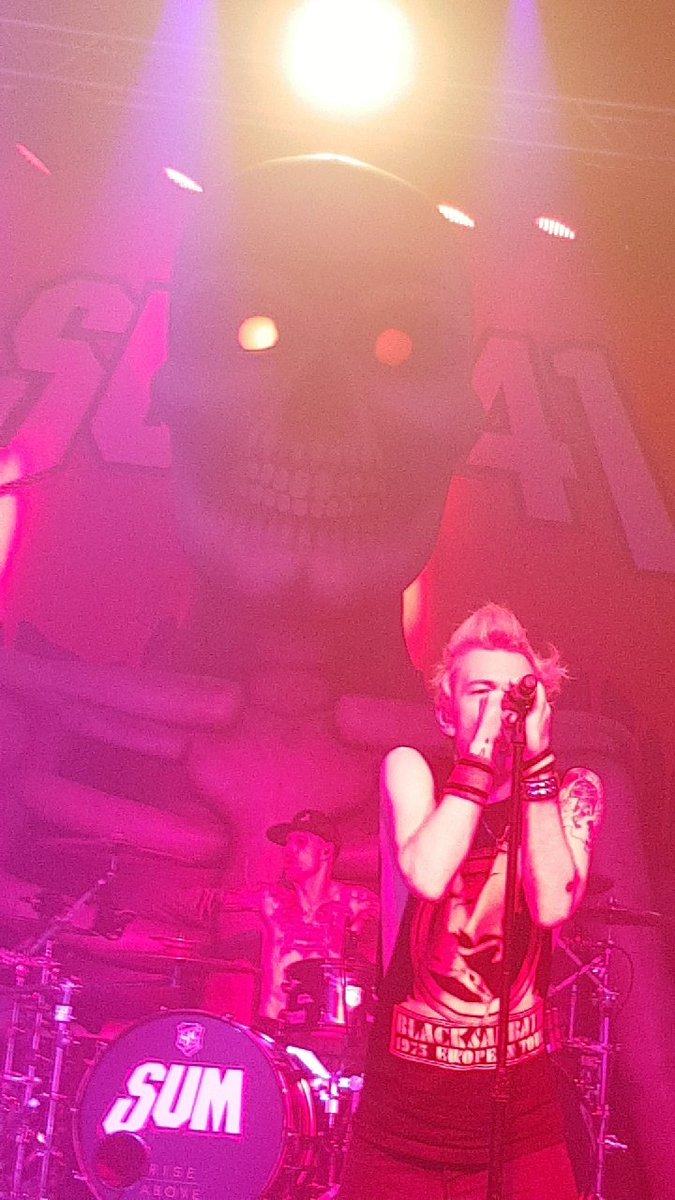 AnonymousFairyy's tweet photo. Amazing Concert! #Sum41 #Mannheim #Maimarkt #zeltfestival https://t.co/0VgA2wU7Lr