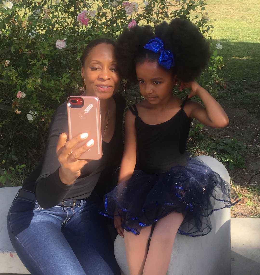 StacyeBranche's tweet photo. #teachingher the #selfiegame #lovethisgirl #selfie #auntieduty https://t.co/j2IcJBmCj1