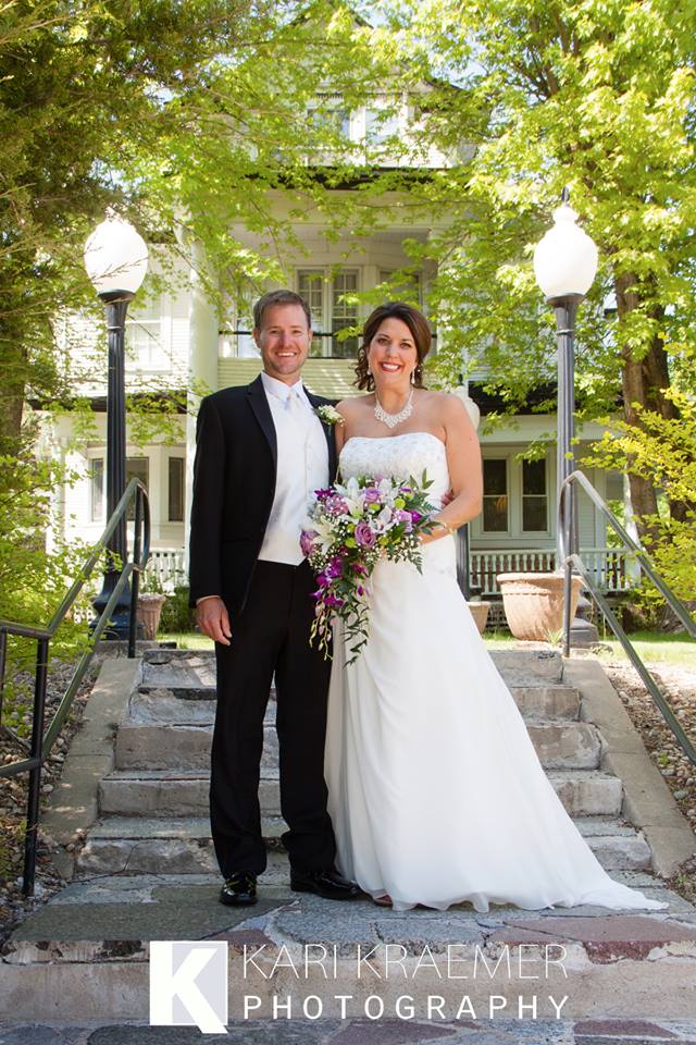 Congratulations Brenda &amp; Jeremy! We love the photos Kari Kraemer Photography captured of your beautiful wedding day! facebook.com/pg/KariKraemer…