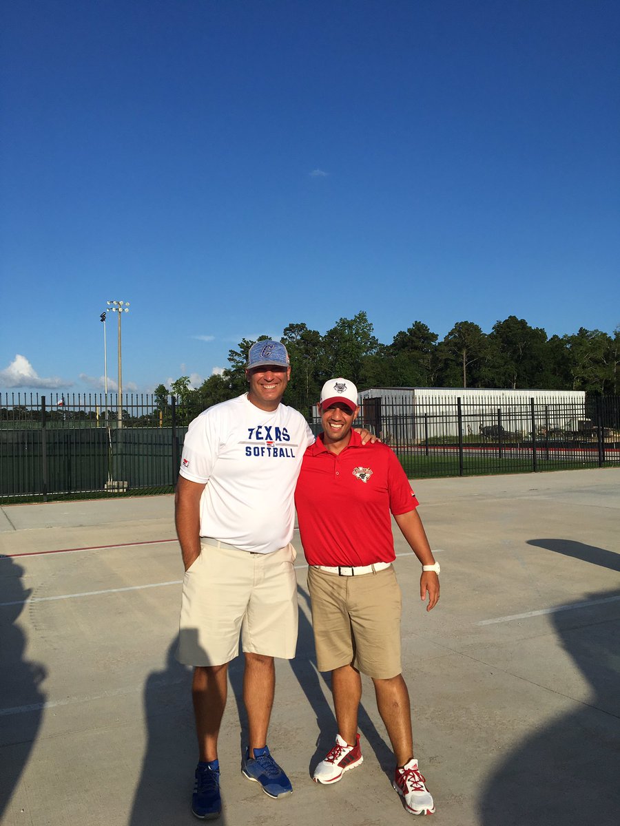 Coach_Stu's tweet photo. @RFoore different colors, but still great friends! #CaughtOn https://t.co/LG7igbSS1R