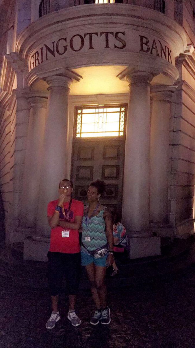haking's tweet photo. #UniversalAdventure! https://t.co/nWOPJpPhtC