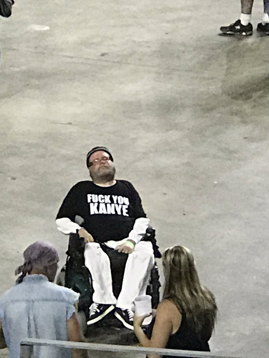 HammeredTalk's tweet photo. When you are smooth out of fucks to give...#outoffucks #metallicahouston #gangster https://t.co/dLAZSYOBXN