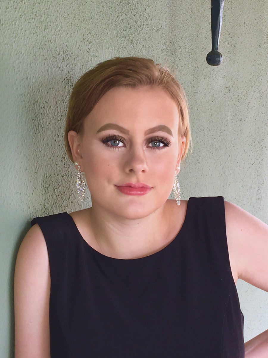 megan2199's tweet photo. last prom pic I PROMise https://t.co/ZpBMmWEaf7