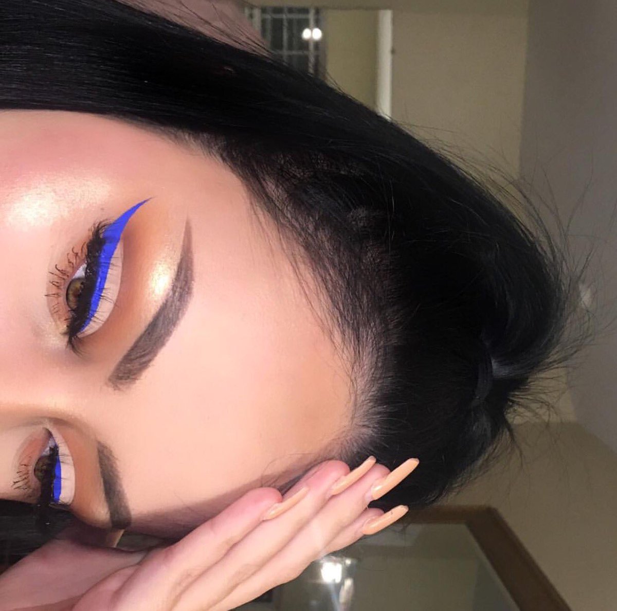 nyx vivid sapphire eyeliner