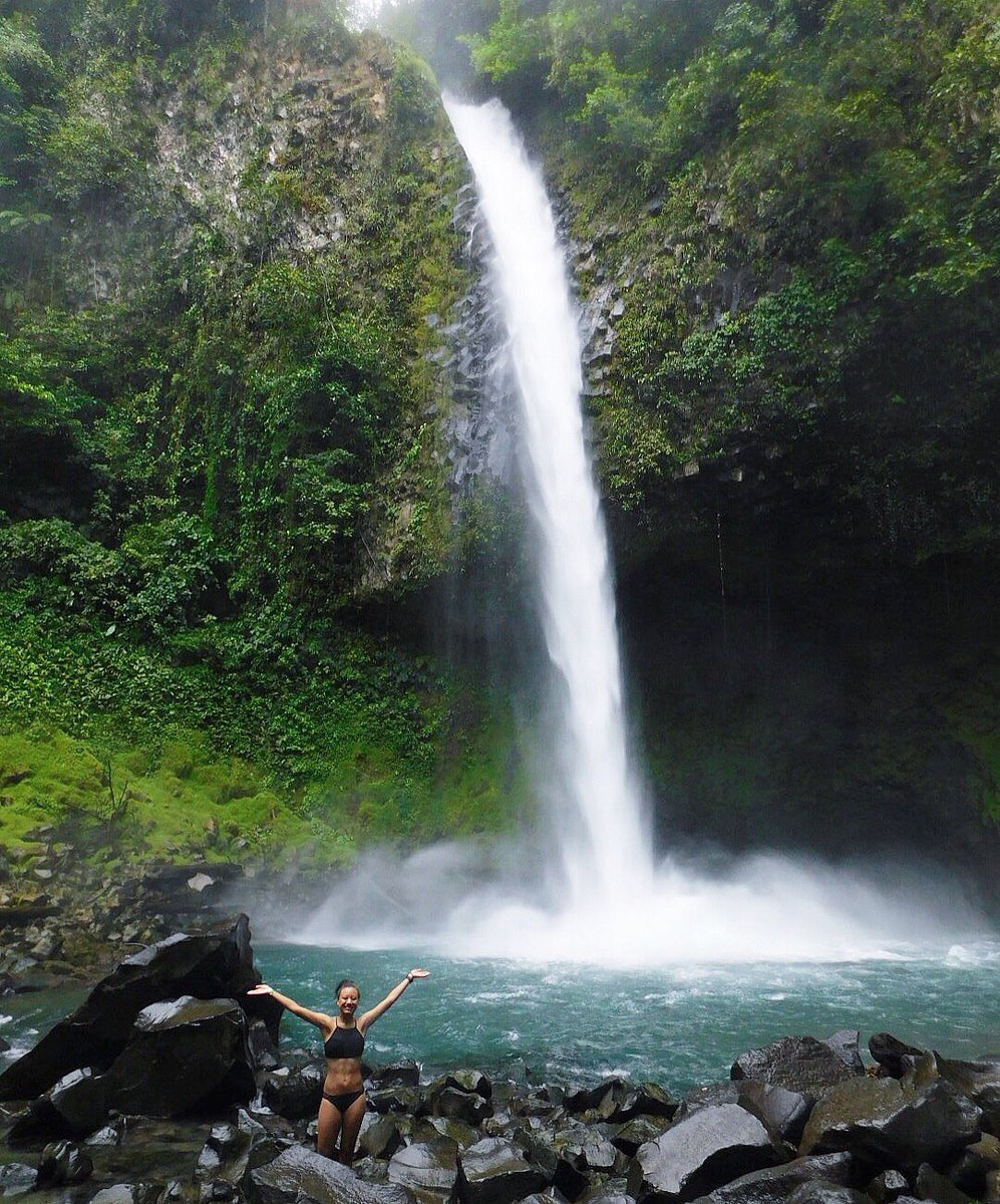 Linz_Alexandra_'s tweet photo. In case anyone was wondering how Costa Rica is going 👍🏽🇨🇷 https://t.co/Bkj9f6inDb