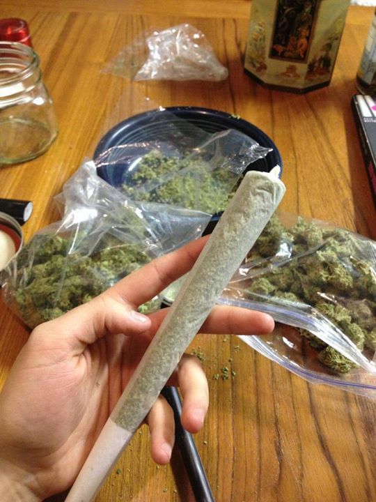 DankLounge tweet picture