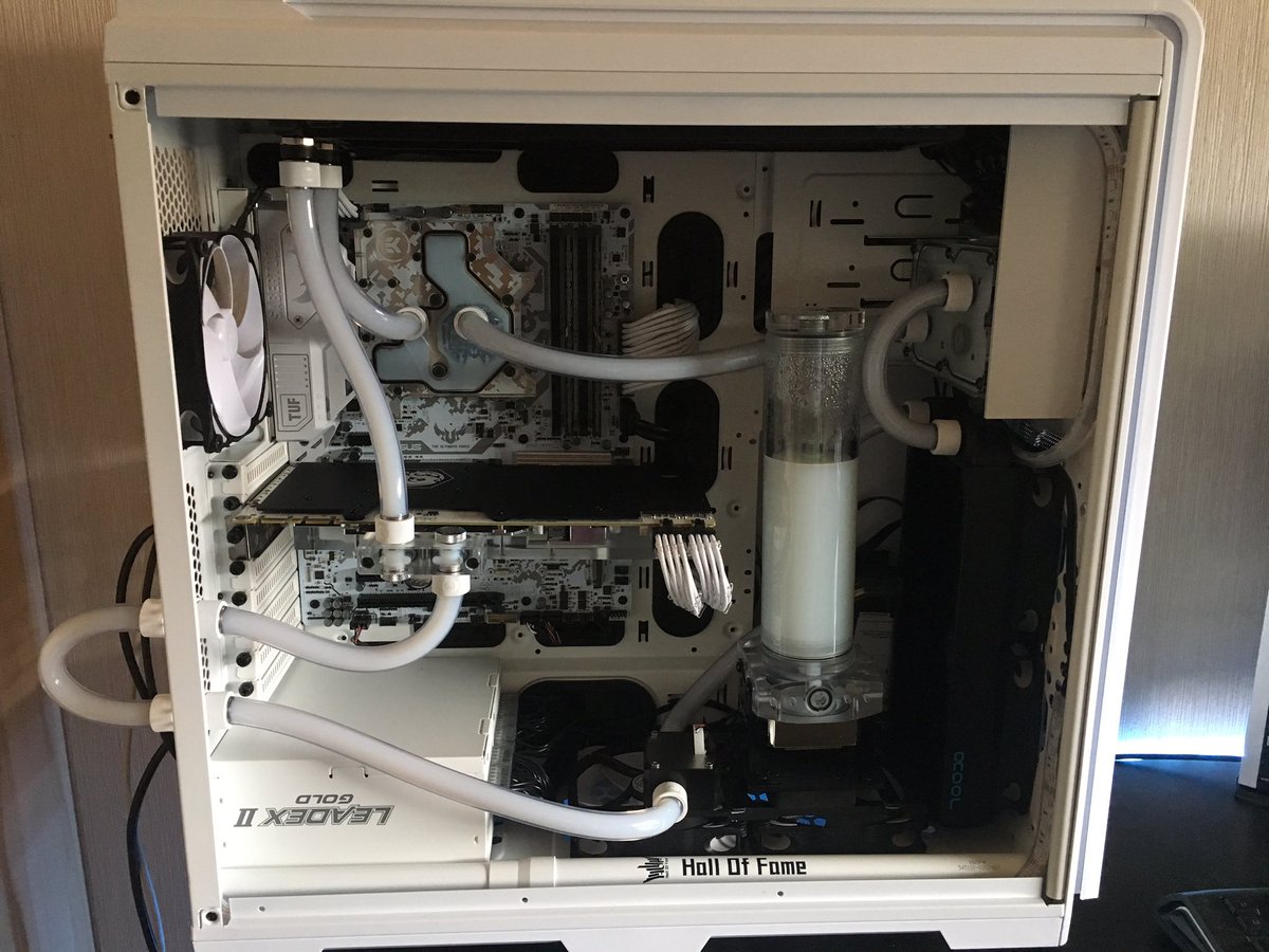 HazelPottPlays's tweet photo. 90% Done! Last "WaterCooling" Goal: @WatercoolEN Mo Ra3 360 (2Weeks) #custompc #pcmods #watercooling #projectSnowflake https://t.co/xkm4fIbMt3