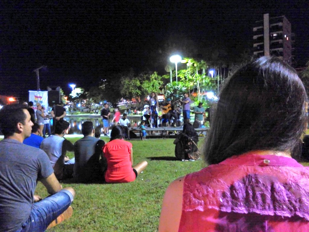 Qnts's tweet photo. Hoje a noite foi na Florixoto Peixano curtindo só coisa boa, música, amigos e meu amor @eduardaevangel https://t.co/MJhL7p3Qe4
