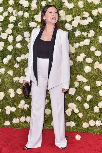 Variety's tweet photo. See all of the most glamorous red carpet looks from #TonyAwards2017: https://t.co/6kj1NwAcR5 https://t.co/7QFphuIqnu