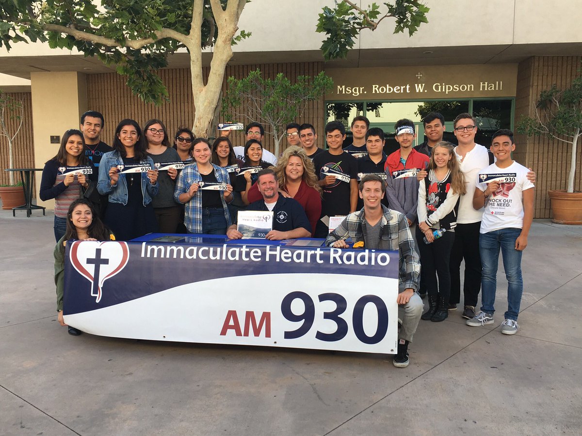 fiala_pete's tweet photo. With the teens from the St. Raymond Life Teen program after their mass this evening. Proud supporter of @ihradio. 📻 https://t.co/kzvpgyOZnT