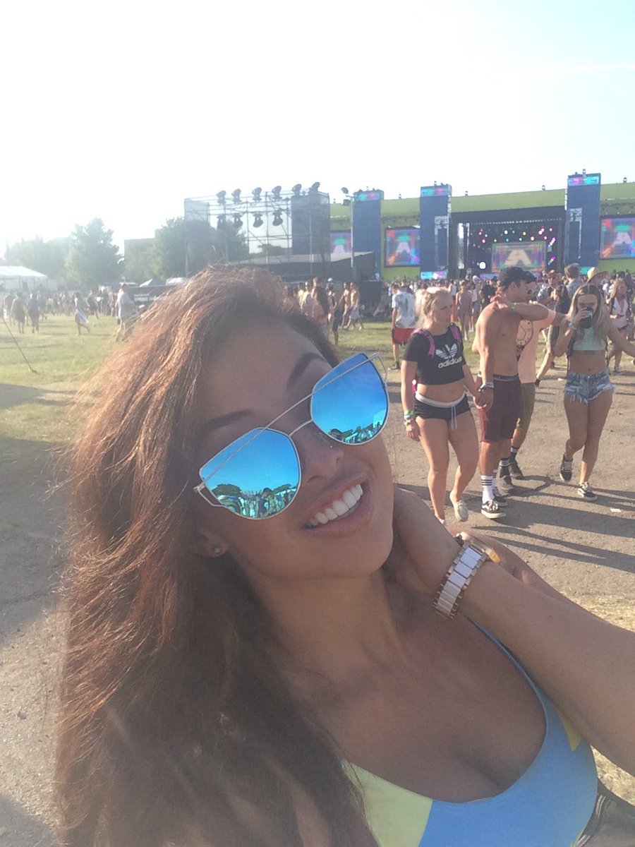 BrittanyMurata's tweet photo. ๐ #SpringAwakening it's been real! Thanks to #coronaelectricbeach for having me ๐ #SA #SpringAwakening2017 #Chicago #festivals #corona https://t.co/8w7kxa3p95