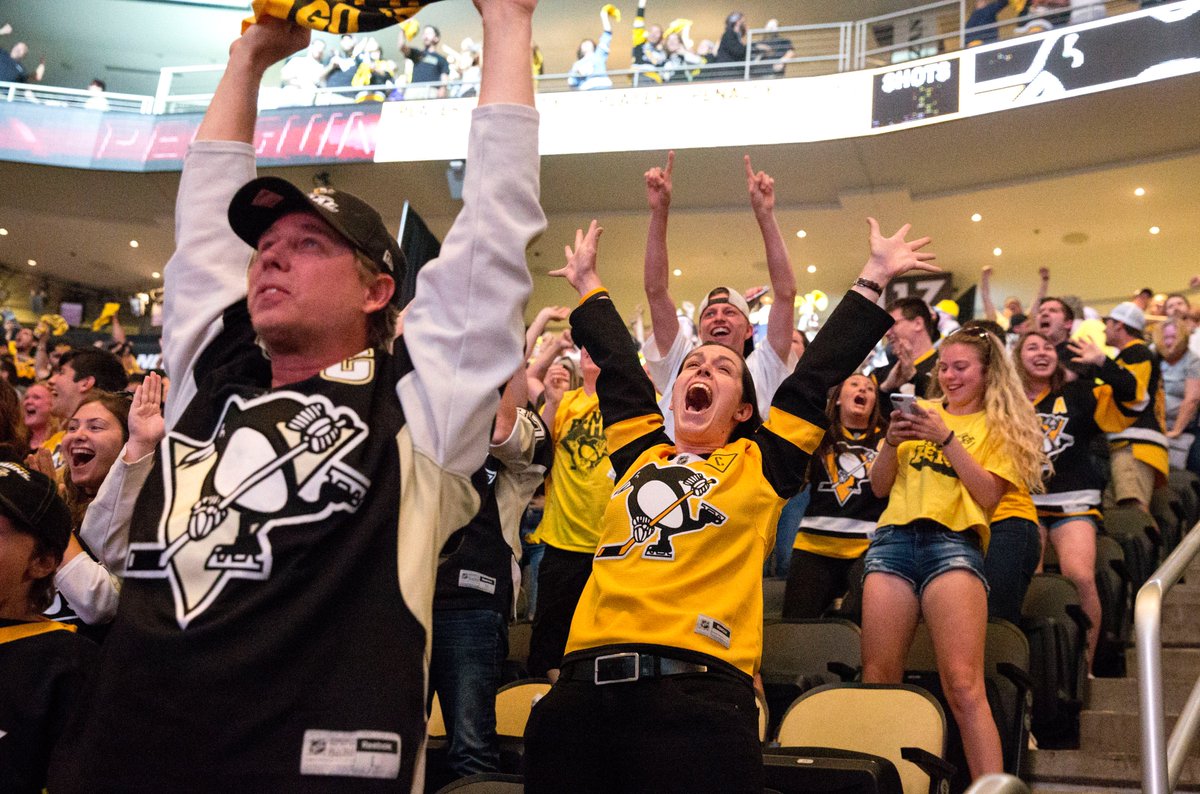 AntonellaCres's tweet photo. The @penguins defeat the Predators 2-0 and win the #StanleyCup #Pens #predsvspens @PittsburghPG @PGVisuals https://t.co/4WFPHY9eX0