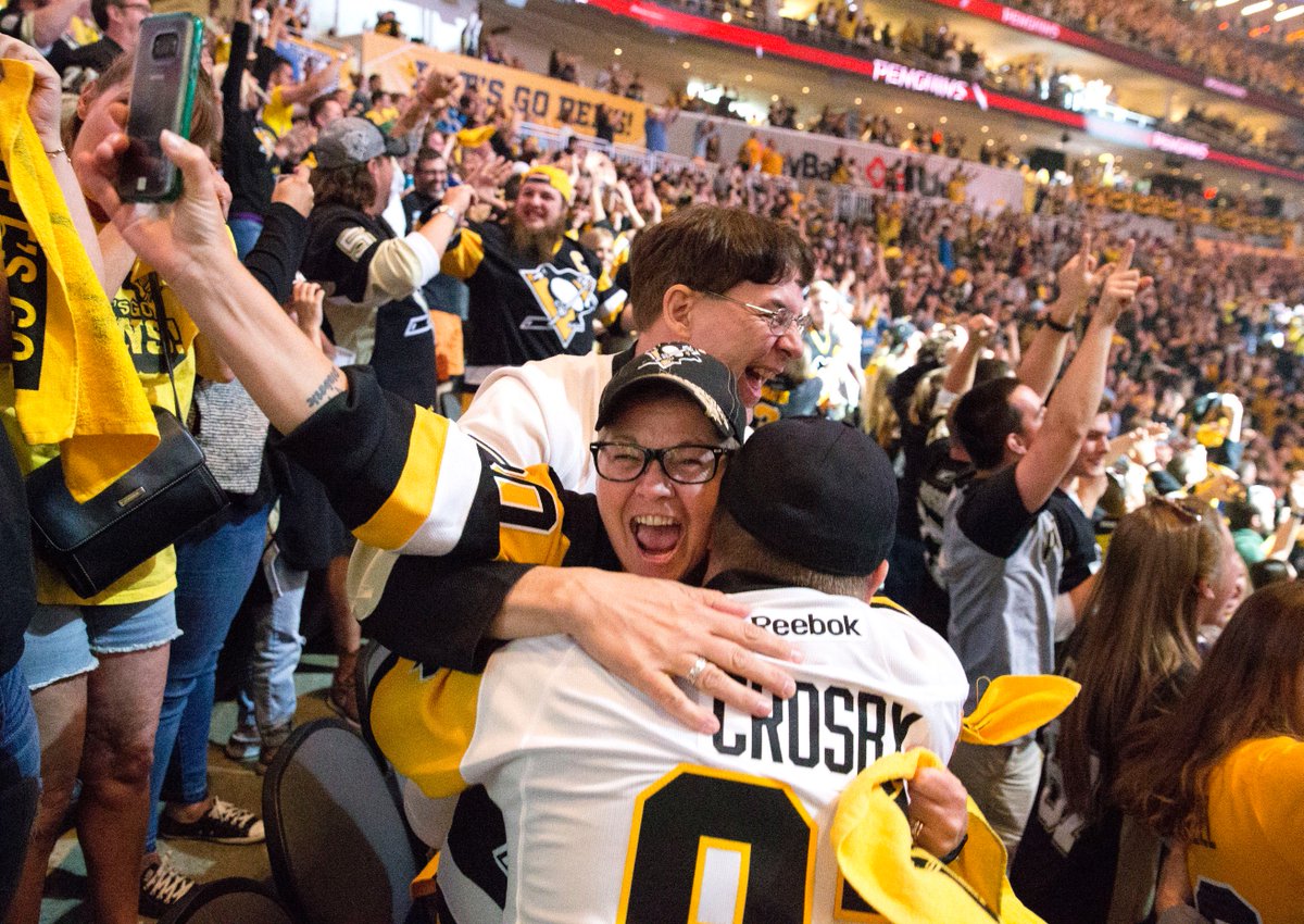 AntonellaCres's tweet photo. The @penguins defeat the Predators 2-0 and win the #StanleyCup #Pens #predsvspens @PittsburghPG @PGVisuals https://t.co/4WFPHY9eX0