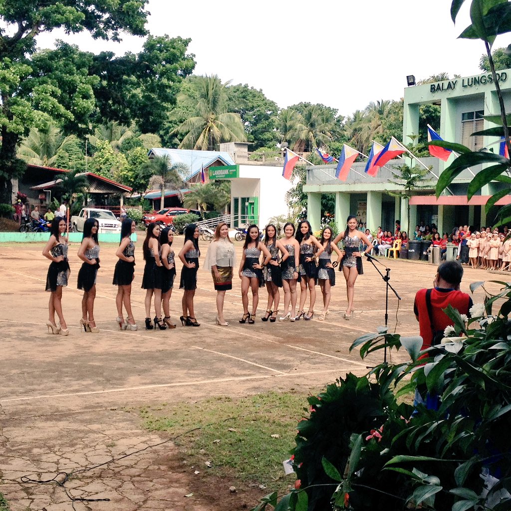 mejamesclifford's tweet image. Miss Sugbongcogon 2017 Presentation of Candidates with Sugbongcogon Mayor, Hon. Mildred Lagbas. #DNAProductions #TeamDNA