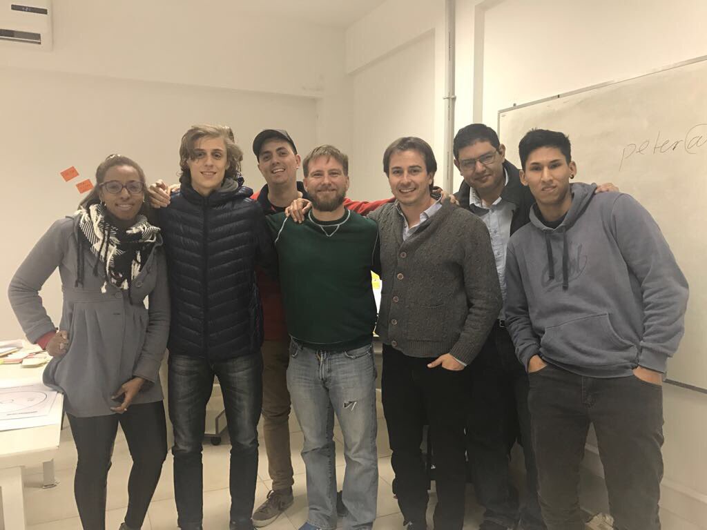 leanmocche's tweet photo. En #CentrodeInnovación de EMPREAR, Peter Sonderegger #cofounder #strategizer nos brindó una clase acerca de #TheCustomerJourney https://t.co/fYiwv8UriG