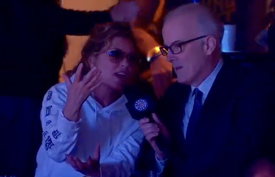 ShaniaCanada's tweet photo. Check out the Video of the interview that @ShaniaTwain did in Nashville at the #StanleyCupFinals tonight 

https://t.co/9aGz1a7Gat https://t.co/PFOLC9GtUw