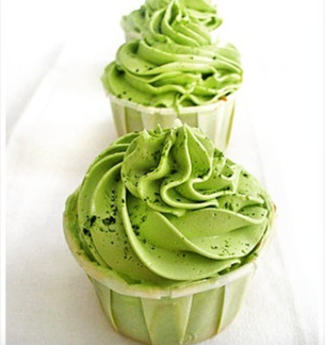 Matcha_Me's tweet photo. #Matcha cupcakes with matcha frosting! Yummo!!! #MatchaMePlease https://t.co/fRvb2u1RqL
