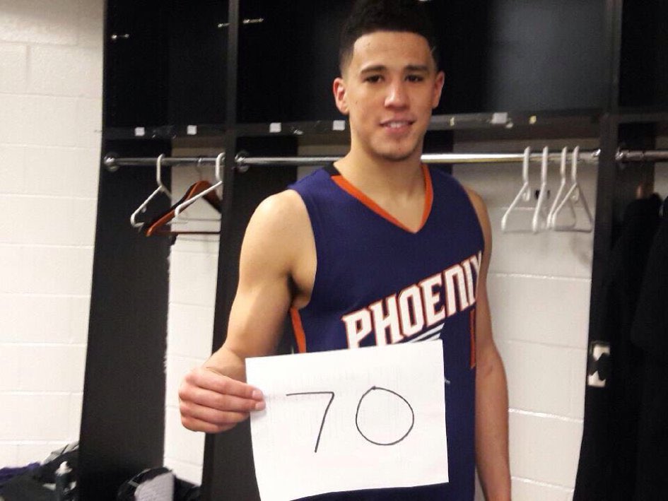 JayDanielsMVP's tweet photo. 15. Which performance was more impressive?
RT for Kobe Bryant's 81 point game
Like for Devin Booker's 70 point game https://t.co/CSu9u0pSYs