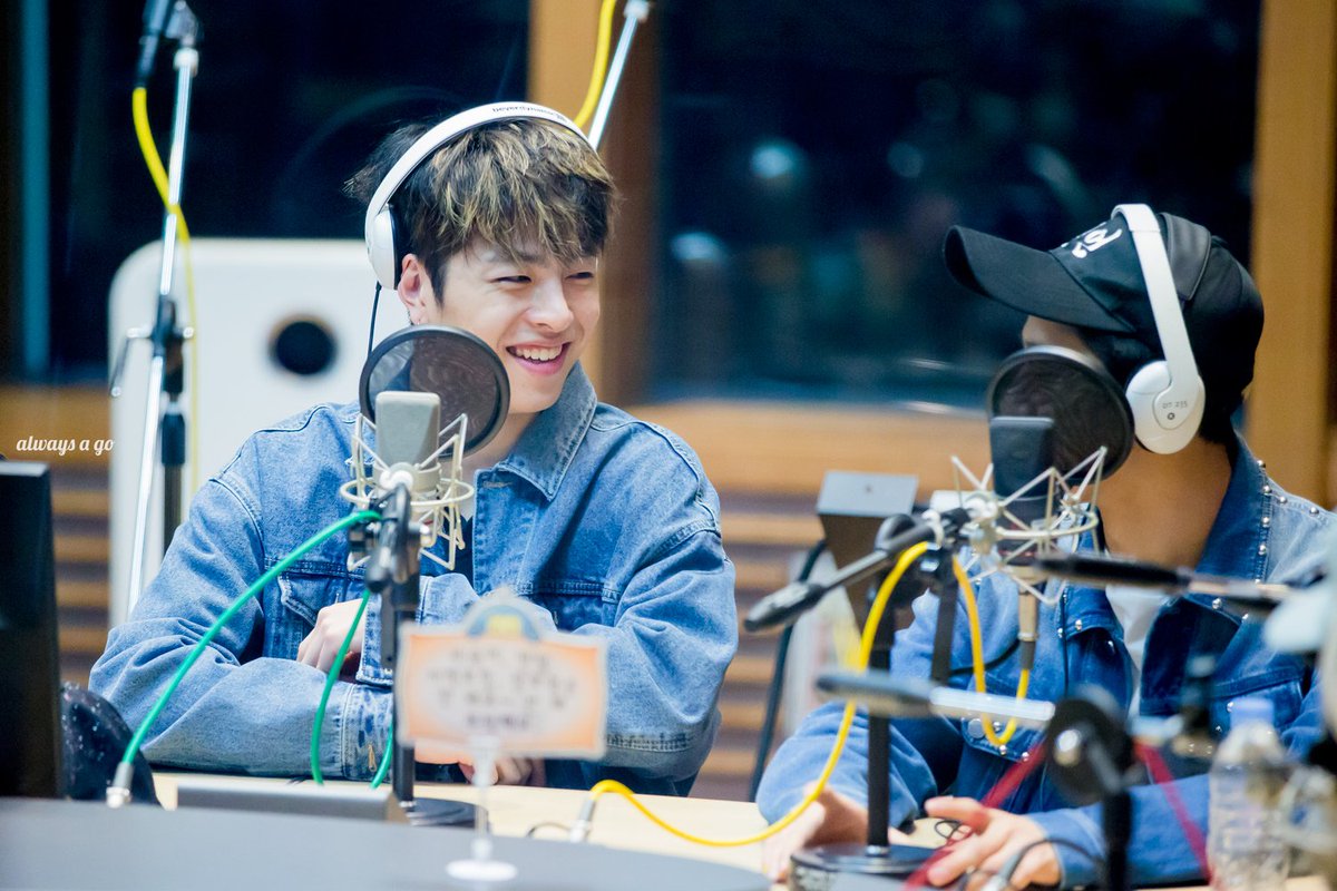alwaysago13331's tweet photo. 170607 테이의 꿈꾸라 라디오 🌈

#구준회 #JUNE 
#iKON #아이콘 https://t.co/BBwq9TmEt3