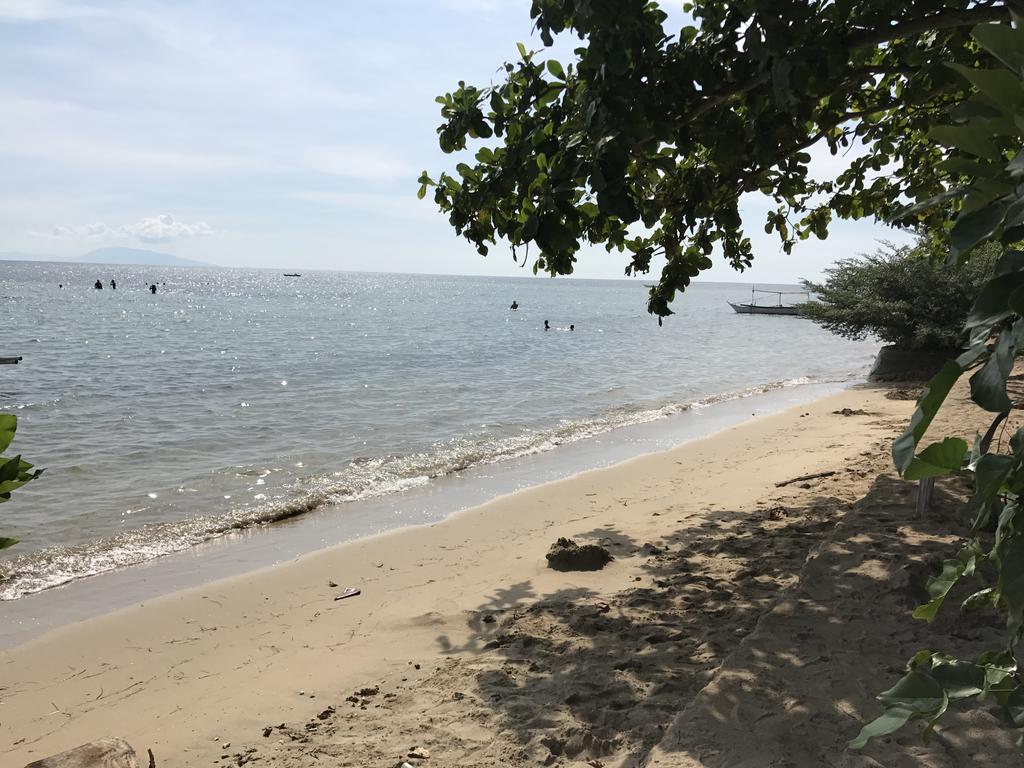 AsianRules's tweet photo. Calatagan beach #IvorybeachResort #batangas #Beachlife #Summer #Philippines ⛅🍃🌅🌊🌊🌊 https://t.co/UGQy3Zz9DF