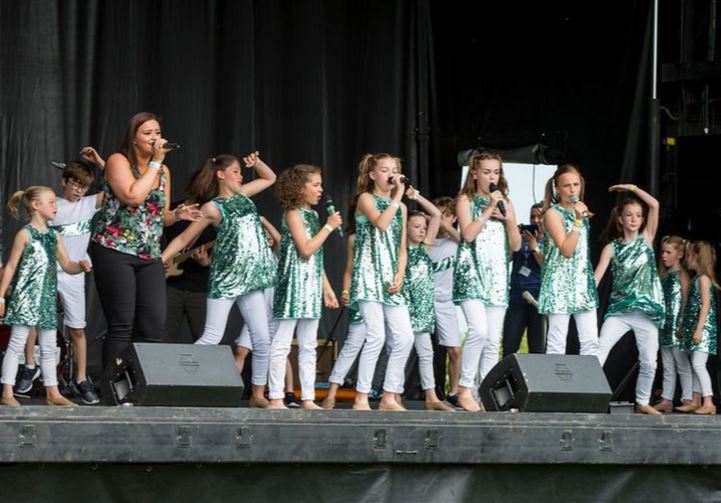 Manchester Family / Emma Gill tweet media