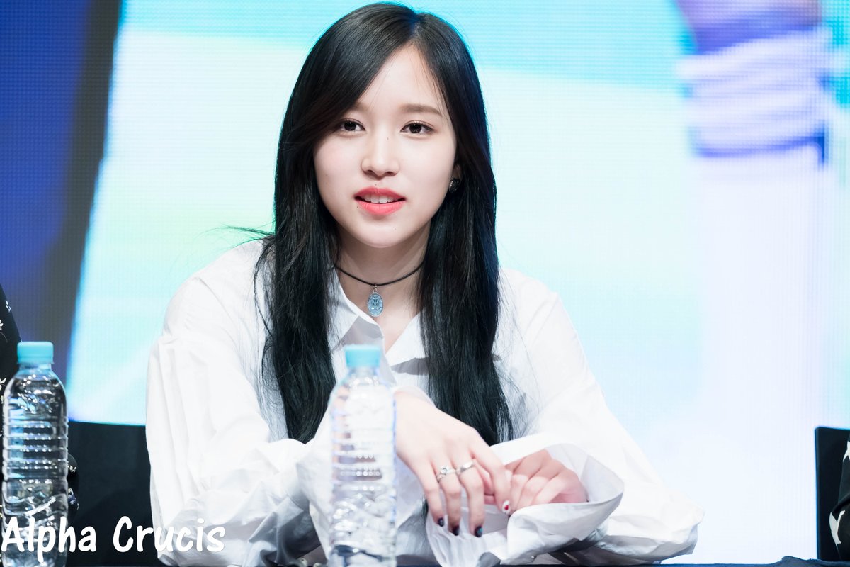 AlphaCrucis0324's tweet photo. 170610 팬사인회 아이레벨홀　사인회 시작3 #MINA #미나 #ミナ #名井南 #TWICE #트와이스 https://t.co/zsUCNL9wOb