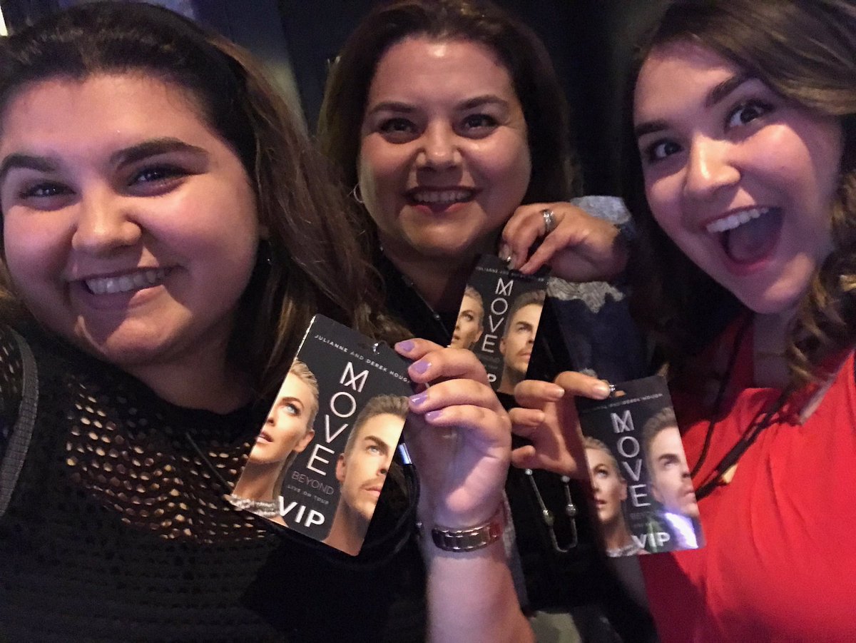 ayla_gol's tweet photo. ❤❤❤❤ #movebeyondliveontour https://t.co/WdfA0WhOAl
