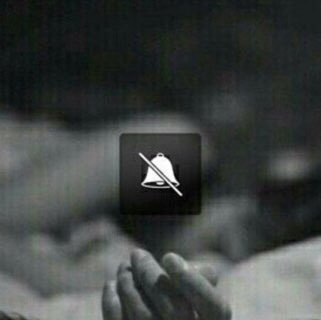 رسالة لن تصلك:
اسف عِ الغياب،اشتقتلك.