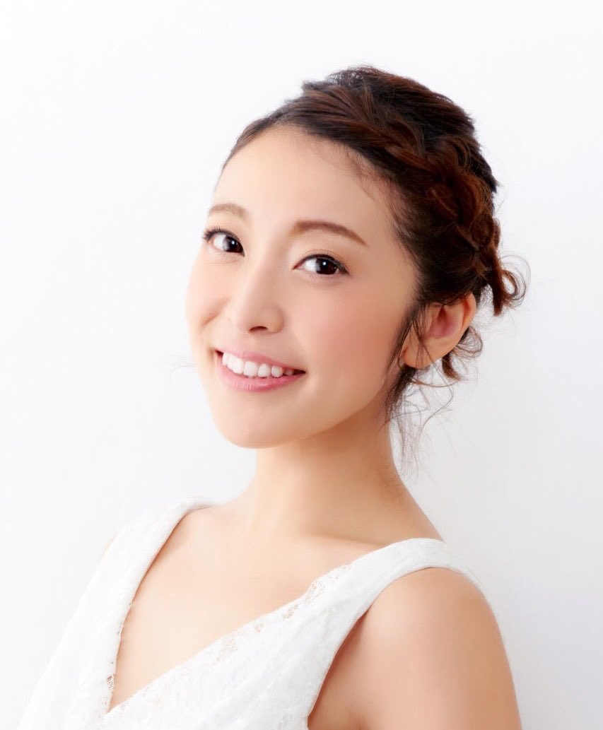 レジェンヌ 広報メ コウモリのビースター 立歌響の中の人を紹介しますよー 元宝塚花組娘役のririkaさんだメ 宝塚音楽学校 時代は歌唱で最高評価 秀 を獲得 歌唱講師役にぴったりハマる歌ウマさん 退団後はミュージカルやライブ tv等で活躍して レジェンヌ 広報メ コウモリのビースター 立歌響の中の人を紹介しますよー 元宝塚花組娘役のririkaさんだメ 宝塚音楽学校 時代は歌唱で最高評価 秀 を獲得 歌唱講師役にぴったりハマる歌ウマさん 退団後はミュージカルやライブ tv等で活躍して