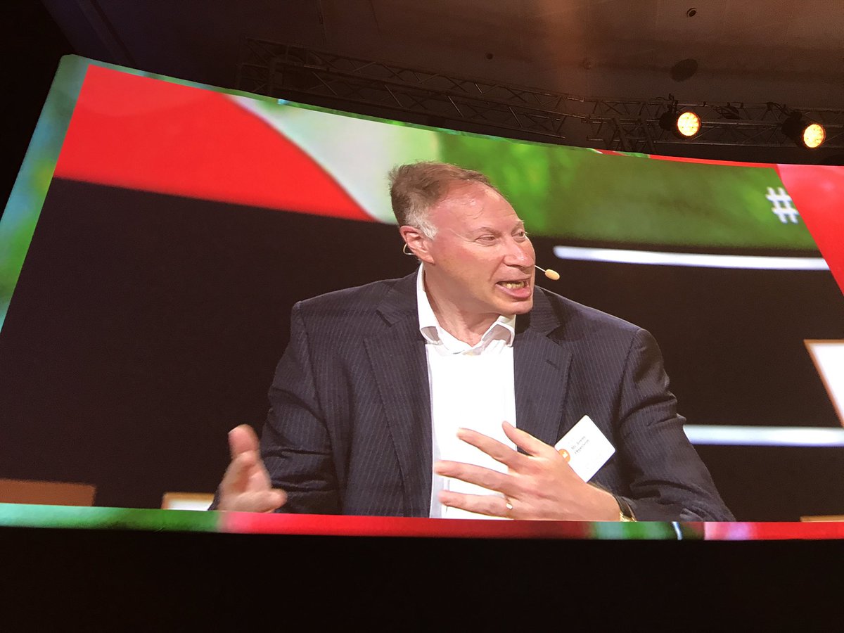 At EAT, J Oppenheim "Gunhild and the EAT team has built a change machine". Let's build more machines! #FoodCanFixIt