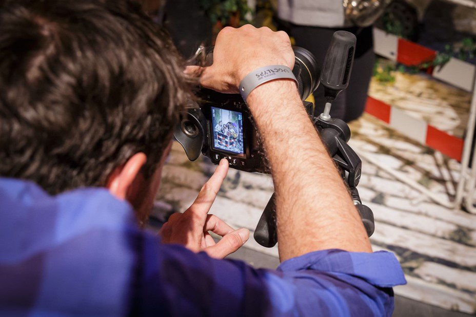 EdelEvents's tweet image. Op zoek naar die ene top #fotograaf of #cameraman die jouw event perfect kan vastleggen? Wij weten hem voor jou te vinden! #edelevents