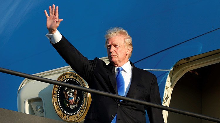 FREDYPILAS's tweet photo. "Muy cobarde": Trump vuelve a condenar las filtraciones hechas por Comey https://t.co/nYko7WwrI8   vía @ActualidadRT https://t.co/6VPXmya1sF