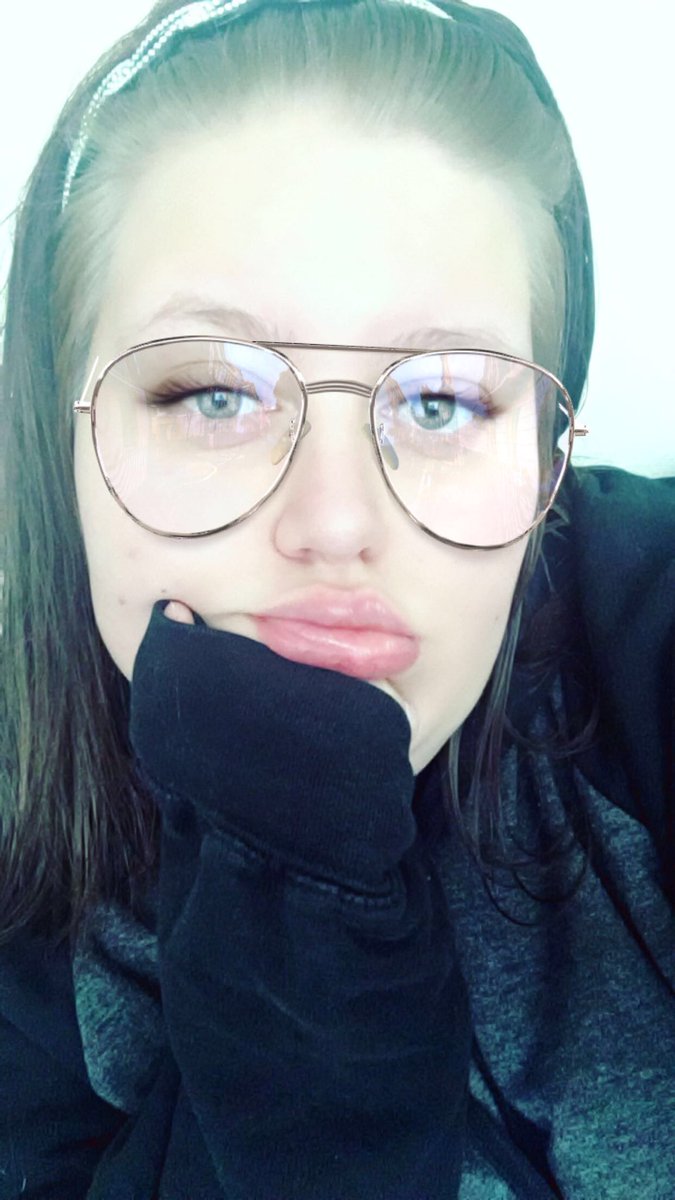 QueenMaelyn's tweet photo. Y’all got me bored as fuck. Make that change. Spoil me. #alpha #findom #paypig #slave #rtpig #goddess #worship https://t.co/R7r2N491vQ